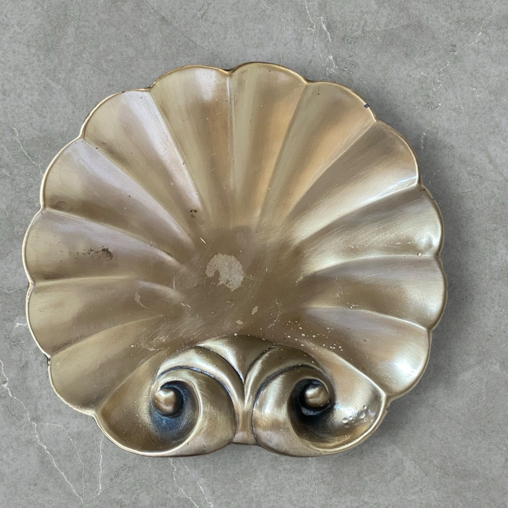 Mpc 68A Brass sea shell 7x3x8